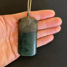 Load image into Gallery viewer, Wide Cross-bound Toki Pendant
