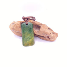 Load image into Gallery viewer, Flower Jade Toki Pendant
