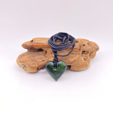 Load image into Gallery viewer, Putiputi Heart Pendant
