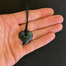 Load image into Gallery viewer, Putiputi Heart Pendant

