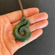Load image into Gallery viewer, Whale Tail Hei Matau / Hook Pendant
