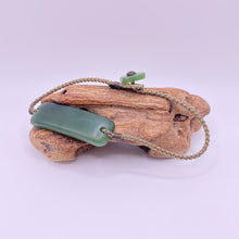 Load image into Gallery viewer, Kawakawa Pounamu Bracelet
