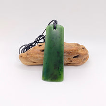 Load image into Gallery viewer, Large Kawakawa Toki Pendant
